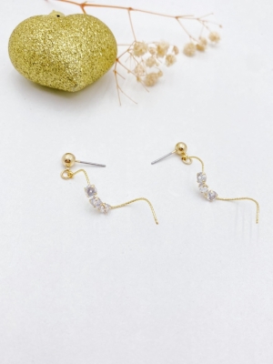 Clous d'oreille petite boule d'or