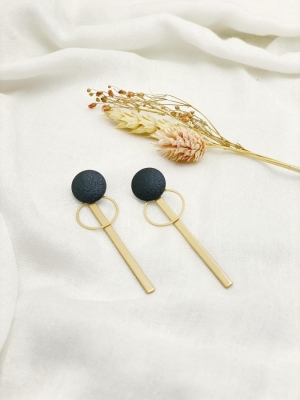 Clou d'oreille rond avec tige longue et cercle ouvert